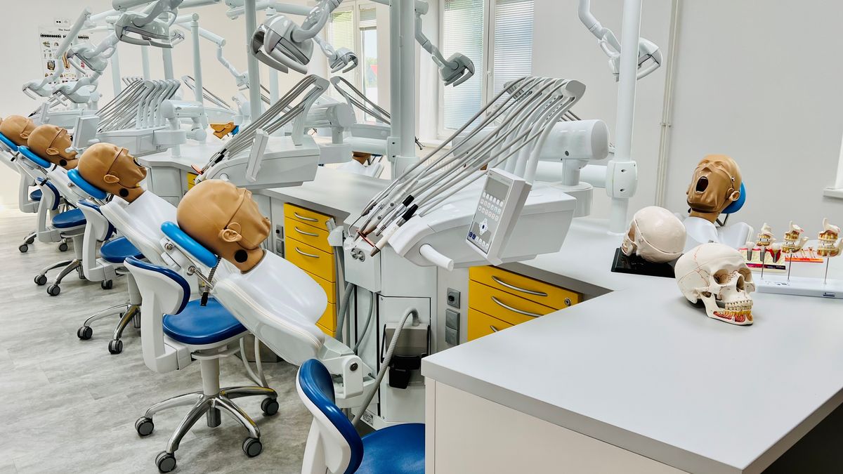 V Ostravě se začali vzdělávat budoucí zubaři
